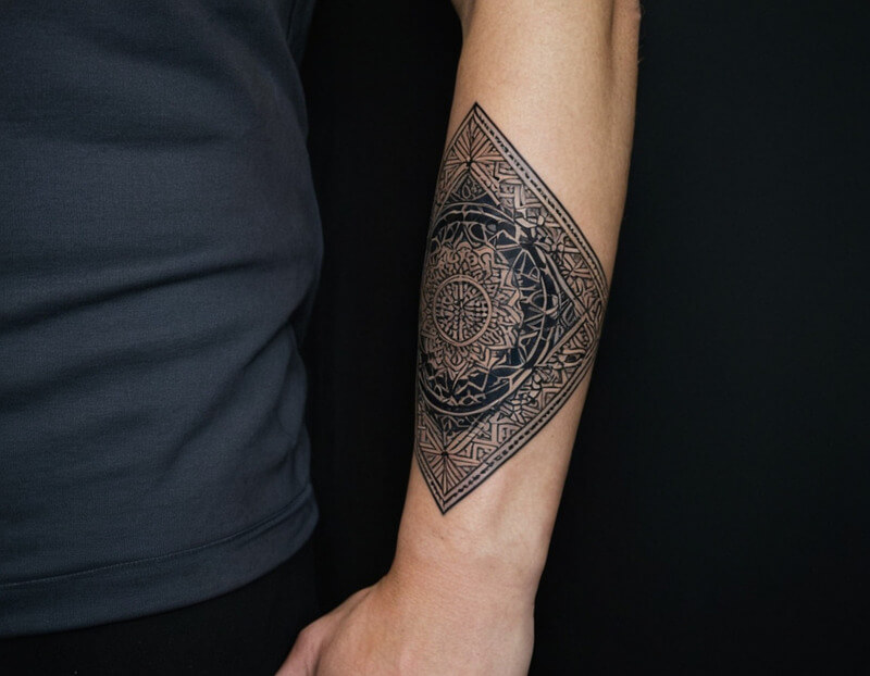 Tatuajes blackwork Zaragoza